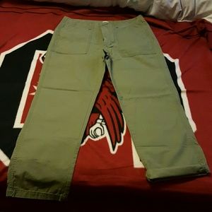 Levi's Cropped Fit Pants